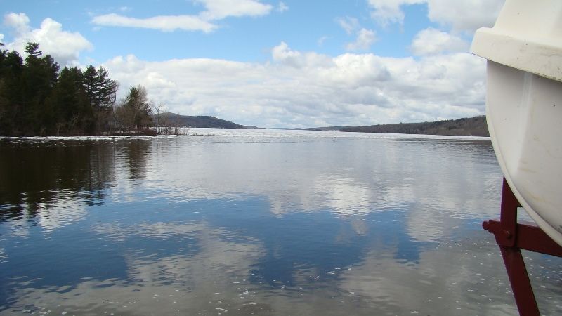 bay%20-%20ferry%20open%20water%20downriv