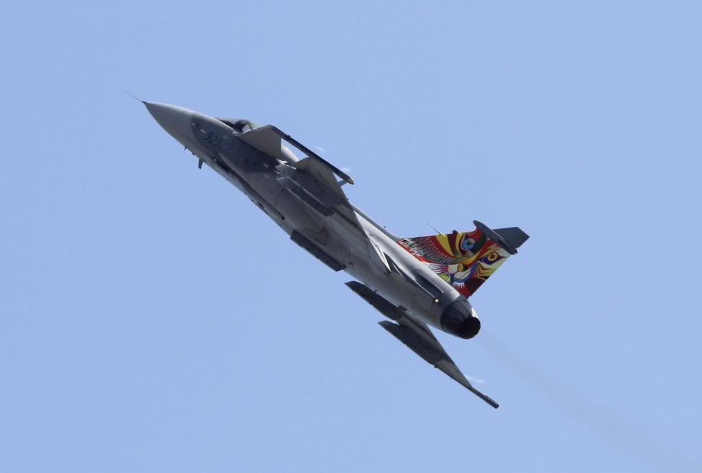 http://i1241.photobucket.com/albums/gg512/linda2075/gripen01_zps052bec6f.jpg