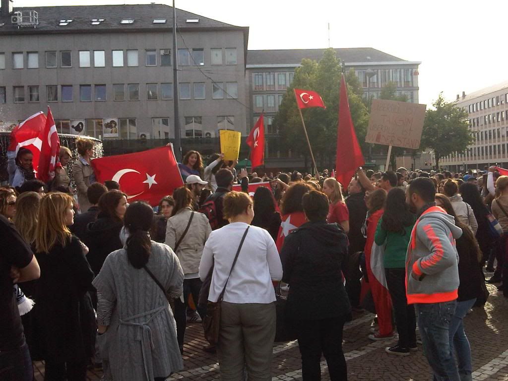 Demonstration gegen Tayyip Erdoğan in Darmstadt